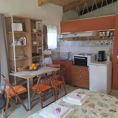 Apartment Dimitris Corner Studio 2 στούντιο κοντά στα χανιά *